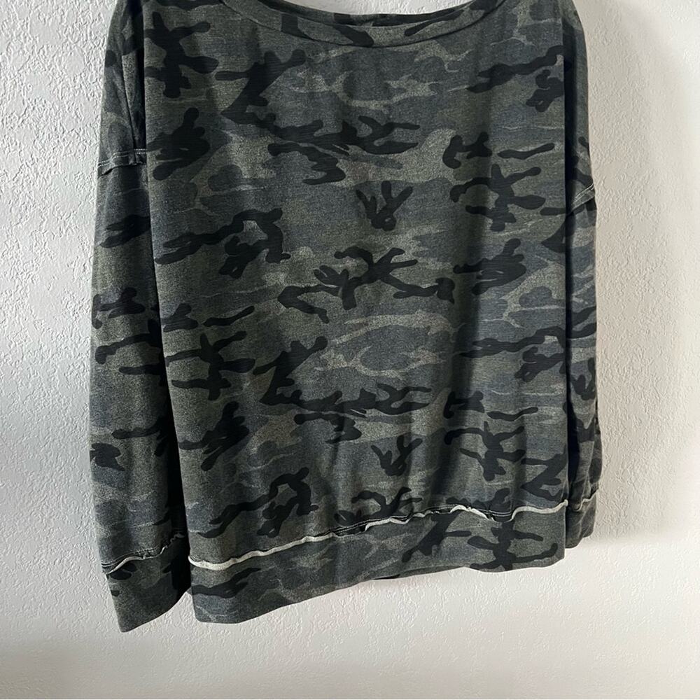 Sundry Camo Off the Shoulder Pull-Over Sweatshirt - Picture 3 of 7